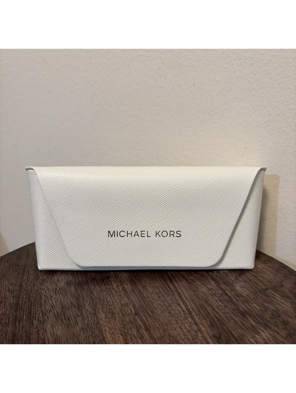 MICHAEL KORS Authentic White Envelope Snap Style Hard Side Glasses Sunglass Case
